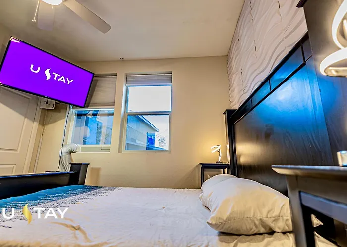 No Fees! Downtown Studio-style Layout, Night Security Mesa