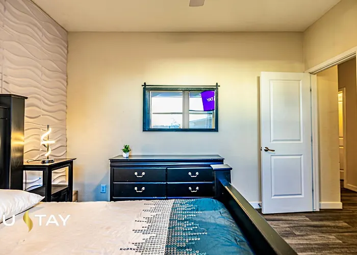 No Fees! Downtown Studio-style Layout, Night Security Mesa