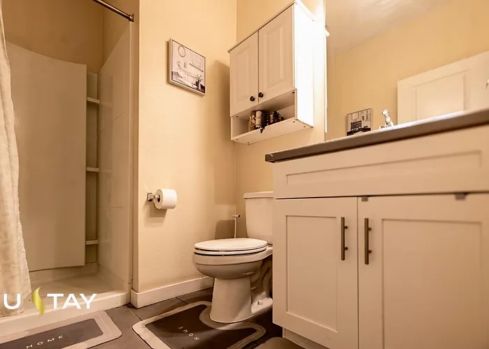 No Fees! Downtown Studio-style Layout, Night Security * Mesa