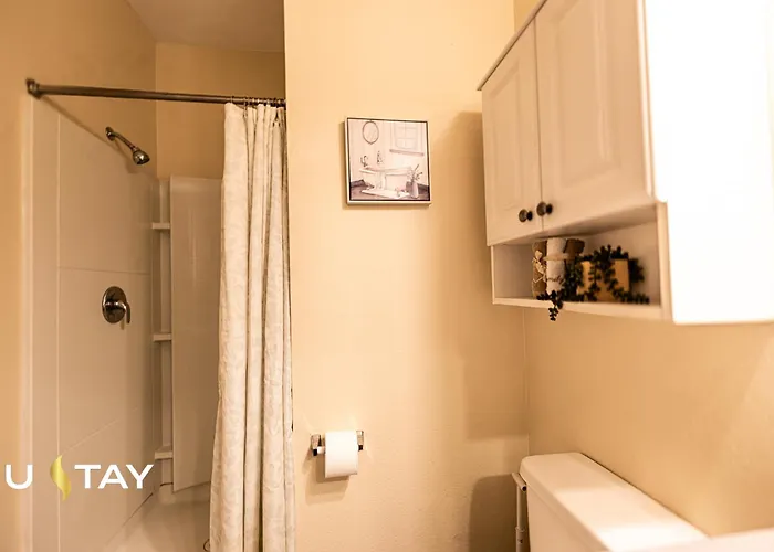Privatunterkunft No Fees! Downtown Studio-style Layout, Night Security *