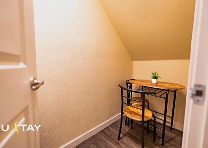 No Fees! Downtown Studio-style Layout, Night Security * Mesa