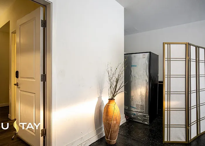 Privatunterkunft No Fees! Downtown Studio-style Layout, Night Security *